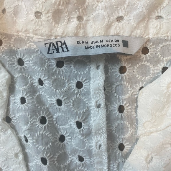 Zara White Eyelet Mini Dress with Long Sleeves - Picture 4 of 4